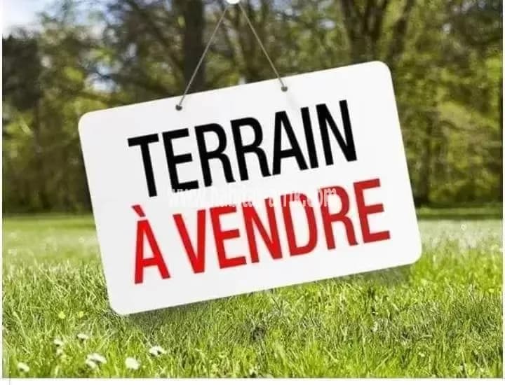 TERRAIN A VENDRE