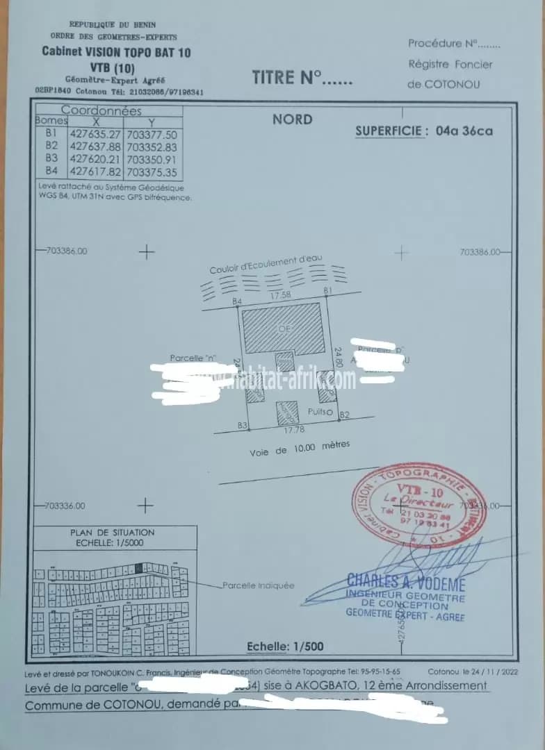 PARCELLE DE 436M² AVEC CONSTRUCTION DE 3CHAMBRES SALON À VENDRE