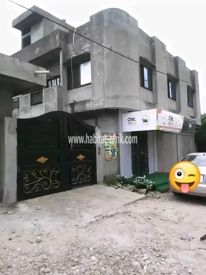 IMMEUBLE LOCATIF R+1 À VENDRE À COTONOU FIDJROSSÈ AKOGBATO