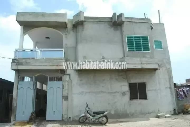 Maison locative R+1 à Akpakpa hlacomey