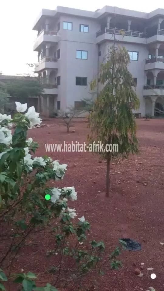 À VENDRE UN HÔTEL À TANGUIÉTA AU NORD DU BÉNIN