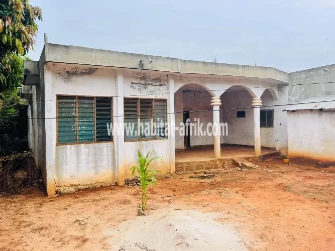 villa achevée à 80% Calavi zopah pavés kérékou