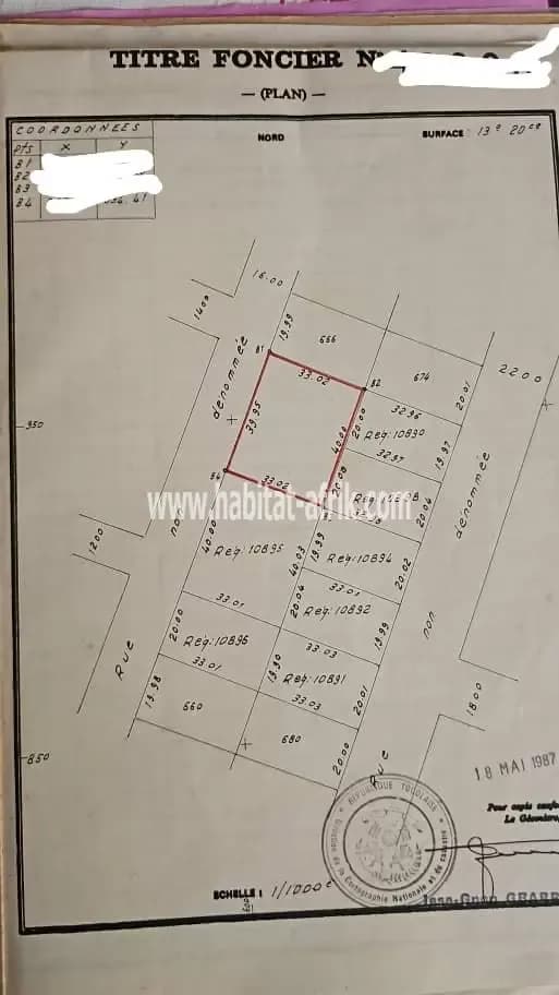 Terrain à vendre, deux (2) lots et un quart, situé à 80 mètres du goudron Agbalepedo vue direct sur le pavé lome togo