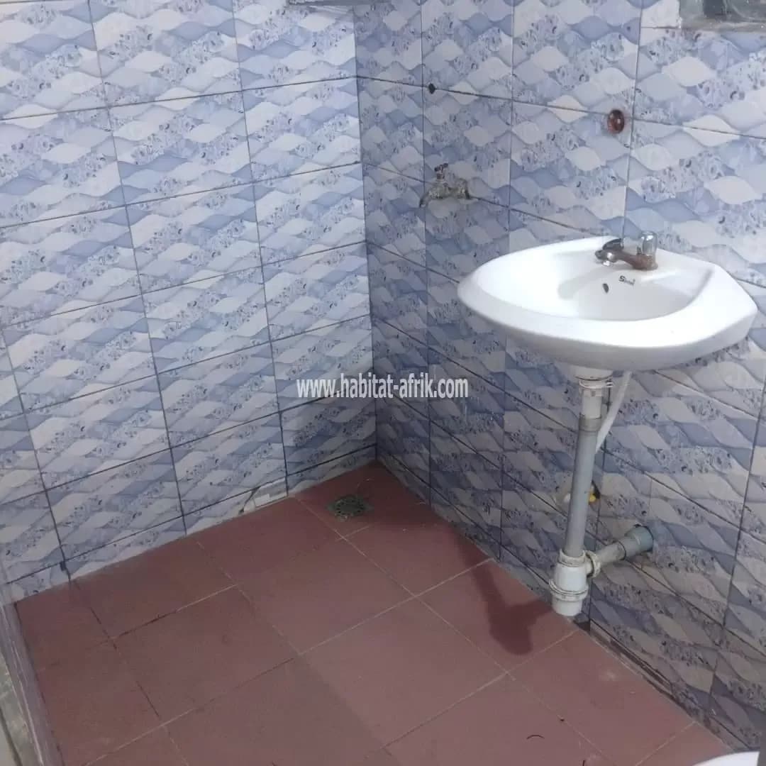 Location appartement piece wc douche cuisine non loin d’esa agoe minamadou lome togo
