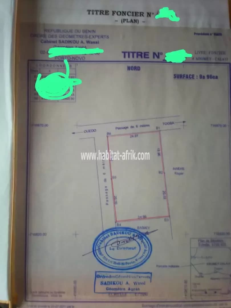 02PARCELLES ENSEMBLE EN ANGLE DE RUE AVEC TF PERSONNEL À VENDRE À OUÈDO ADJAGBO TANMÈ