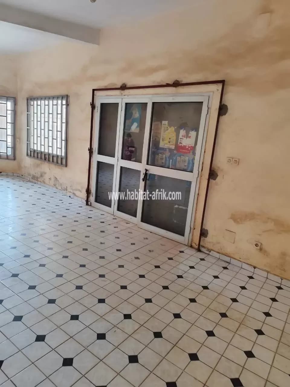 Je mets en location une boutique situé a adidogome assiyeye lome togo