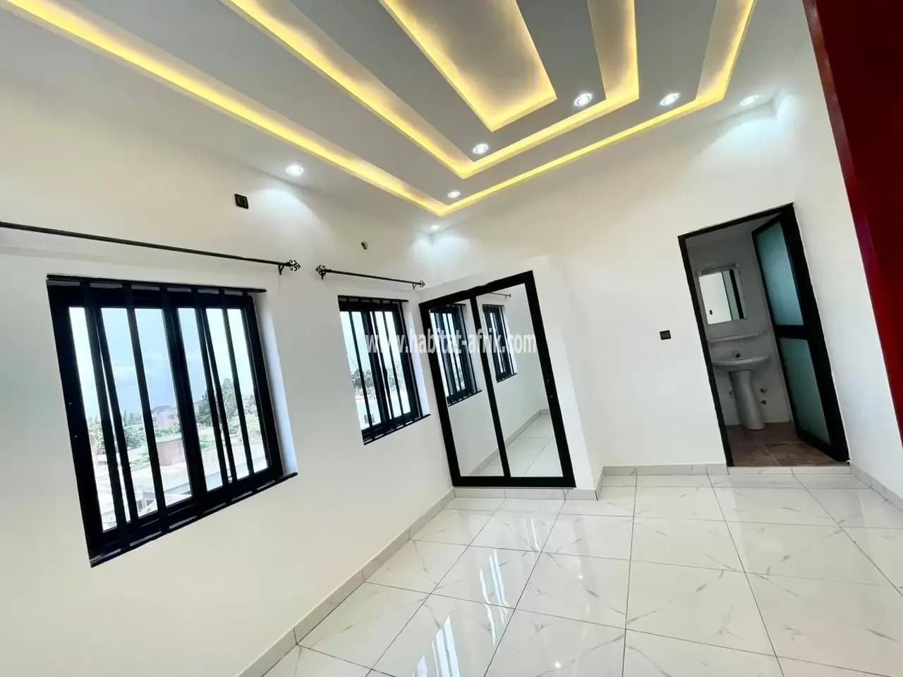 Je mets en location un appartement de 2 chambres salon derrière la foire togo2000 lome togo