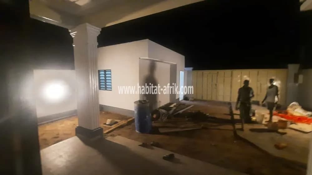 maison de trois chambre salon , nouvelle construction