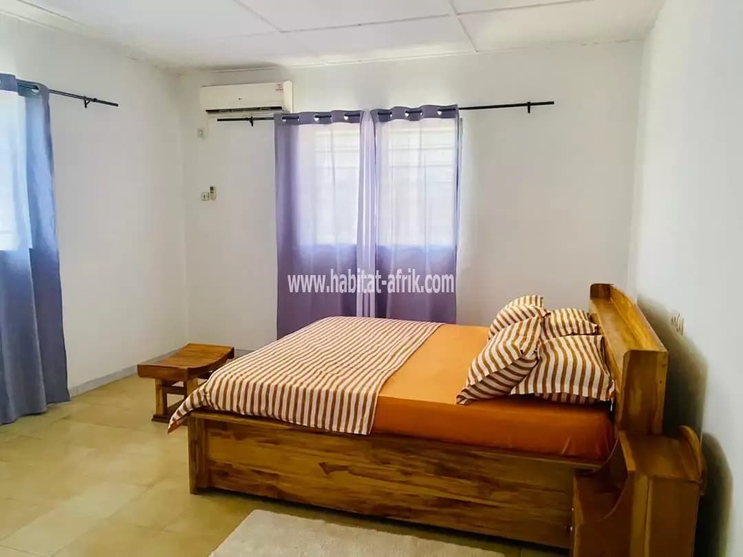 Je mets en location un mini villa de deux (2) chambres salon équipée à forever garage central lome togo