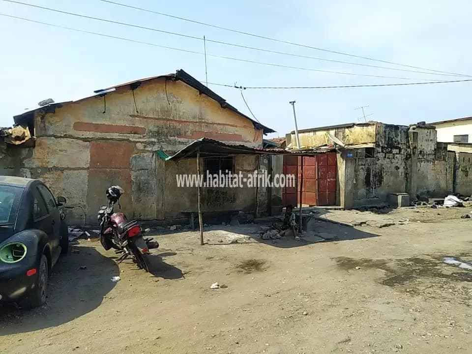 PARCELLE AVEC TF À VENDRE À COTONOU ÉTOILE ROUGE