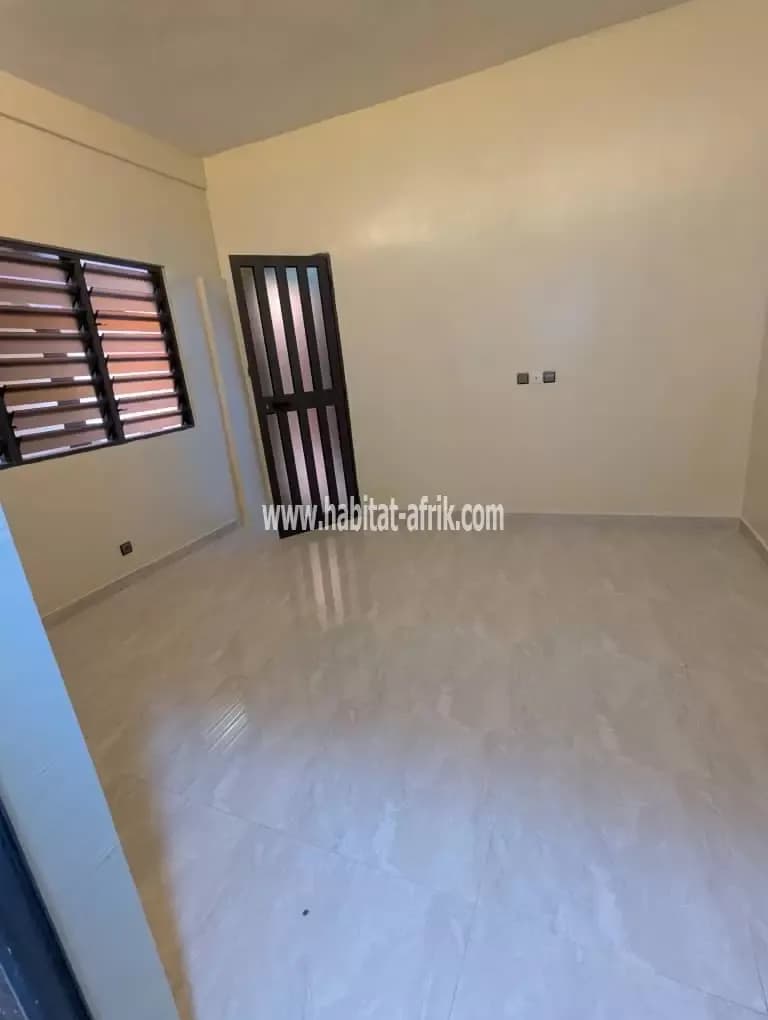 Je mets en location une villa avec piscine 03 chambres 01 dépendance à la caisse lome togo