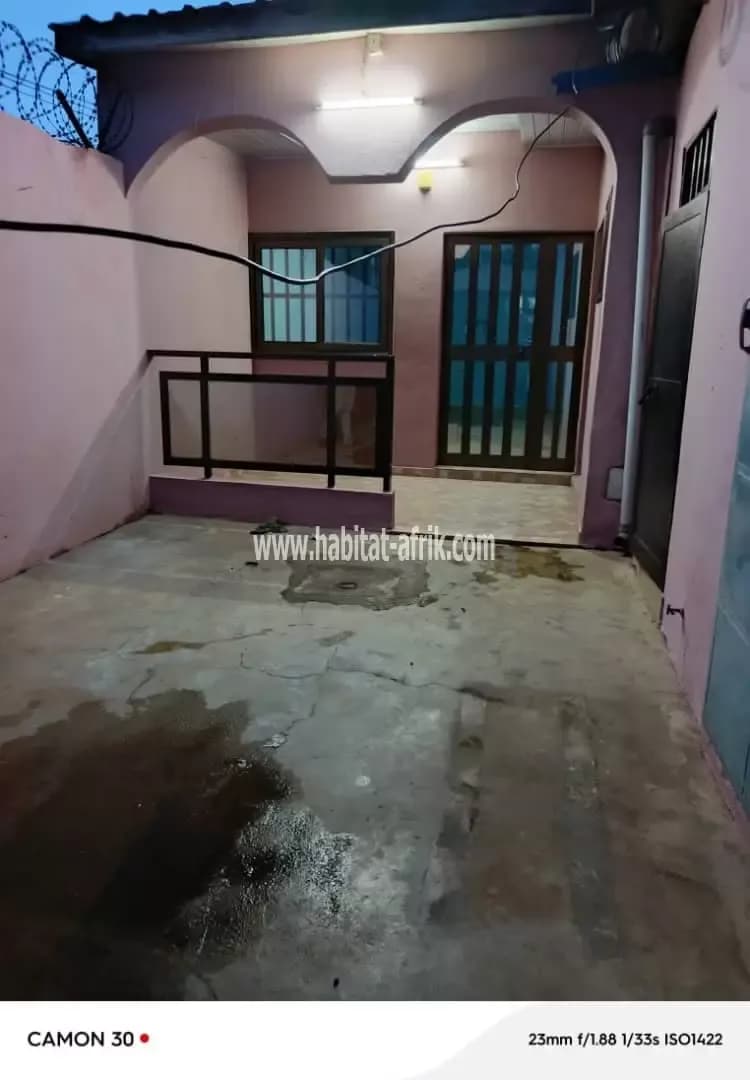 Location mini villa de chambre salon douche wc garage à vakpossito lome togo