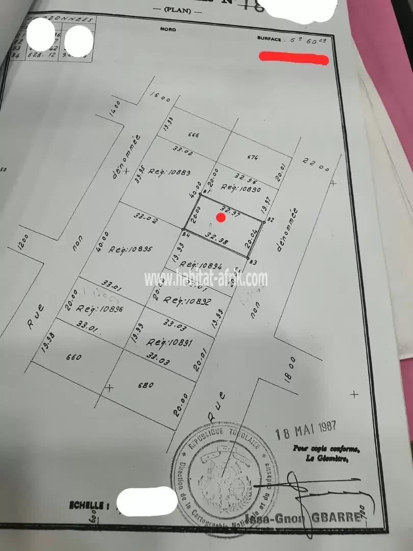Terrain à vendre un lot 660 mètres carrés bien positionné, 80m du pavé Agbalepedo lome togo