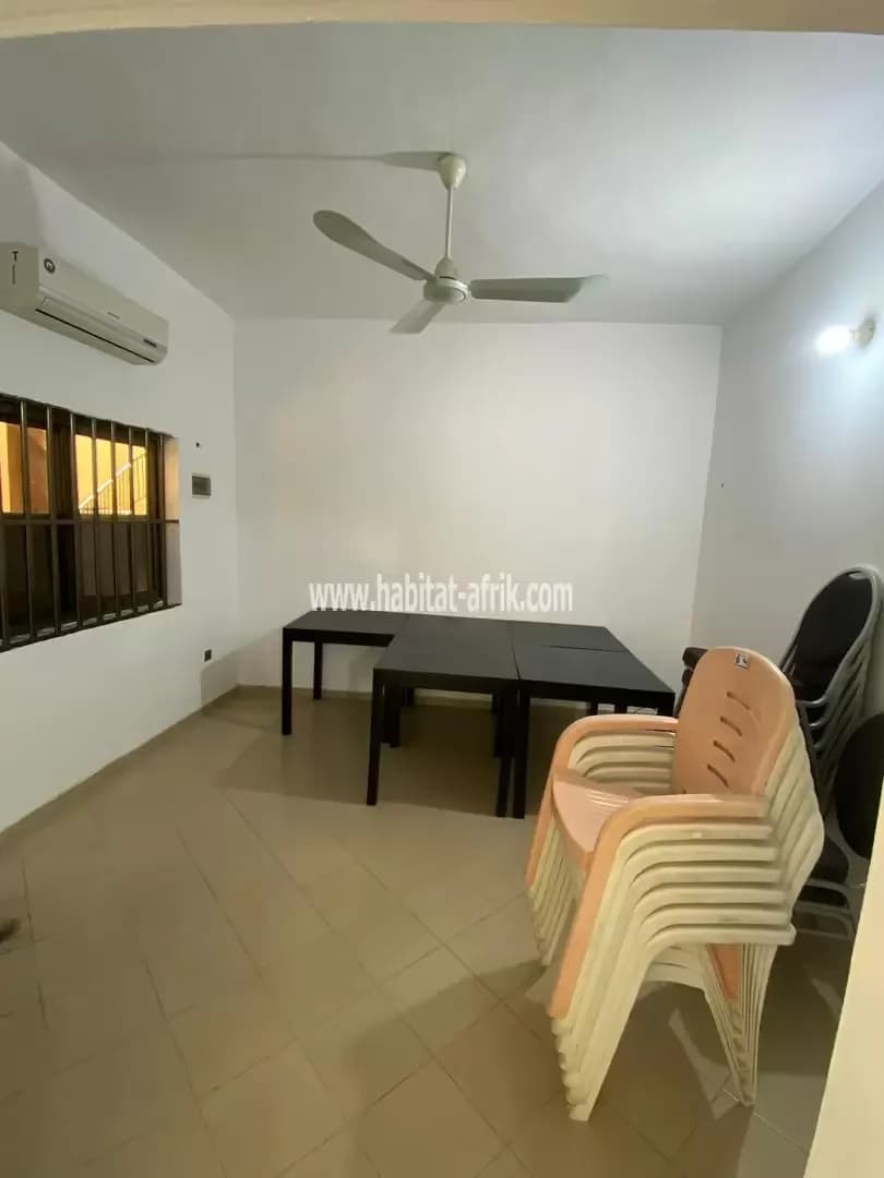 Espace bureau à louer à Zogbo