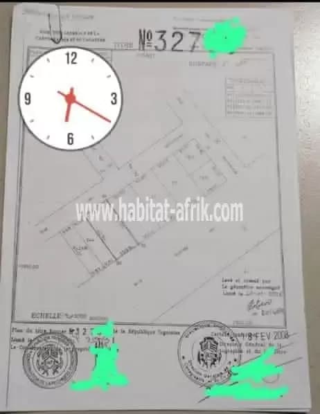 Nous mettons en vente une parcelle de 800m² situé a agoe kossigan Lome togo