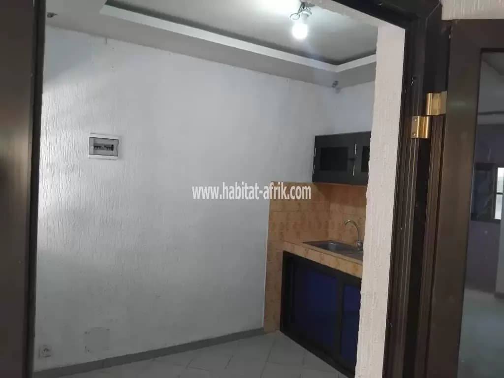 Je mets en location une appartement de deux (2) chambres salon bon standing à TOKOIN soted lome togo