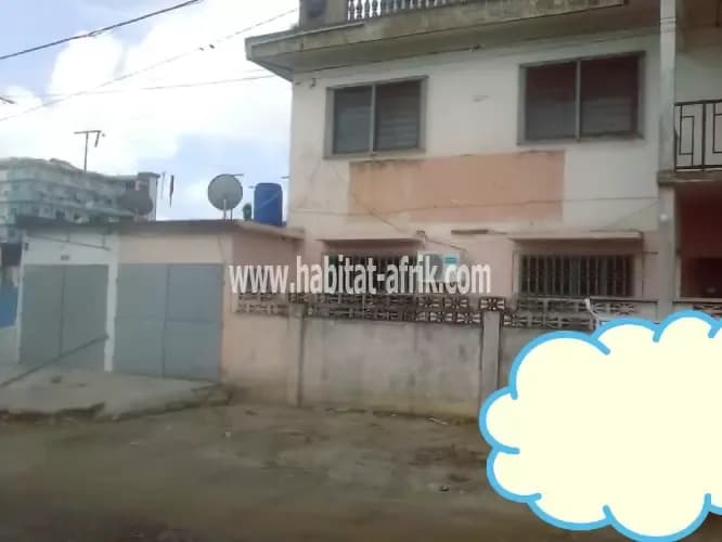 vente immeuble R+2, sikecodji Cotonou