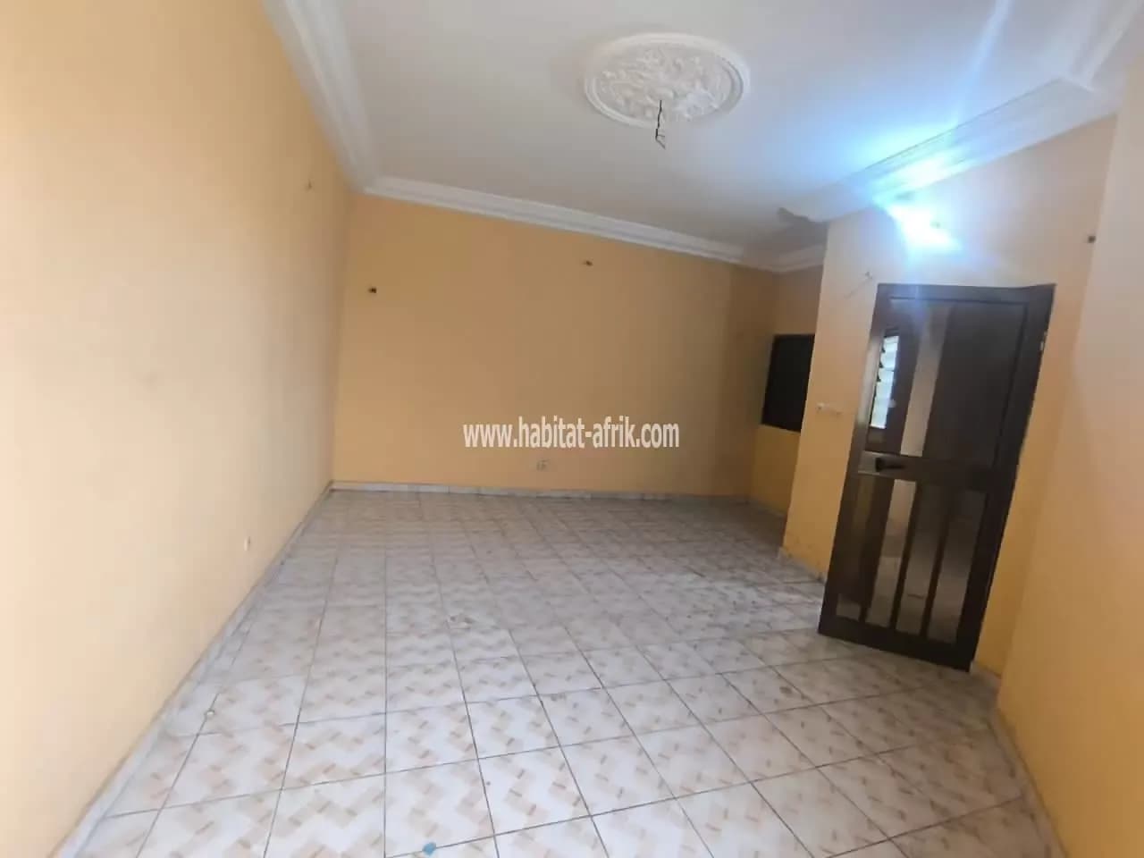 Je mets en location un appartement de chambre salon wc douche cuisine a avedji lome togo
