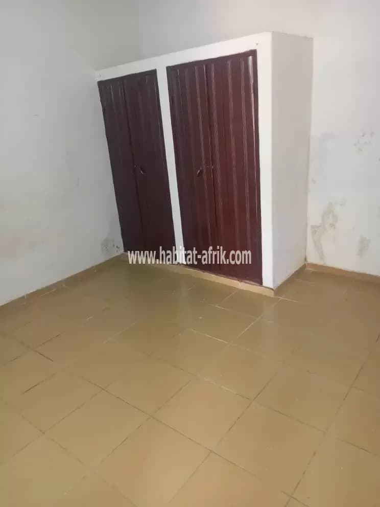 Je mets en location un appartement de chambre salon a avedji diapora lome togo