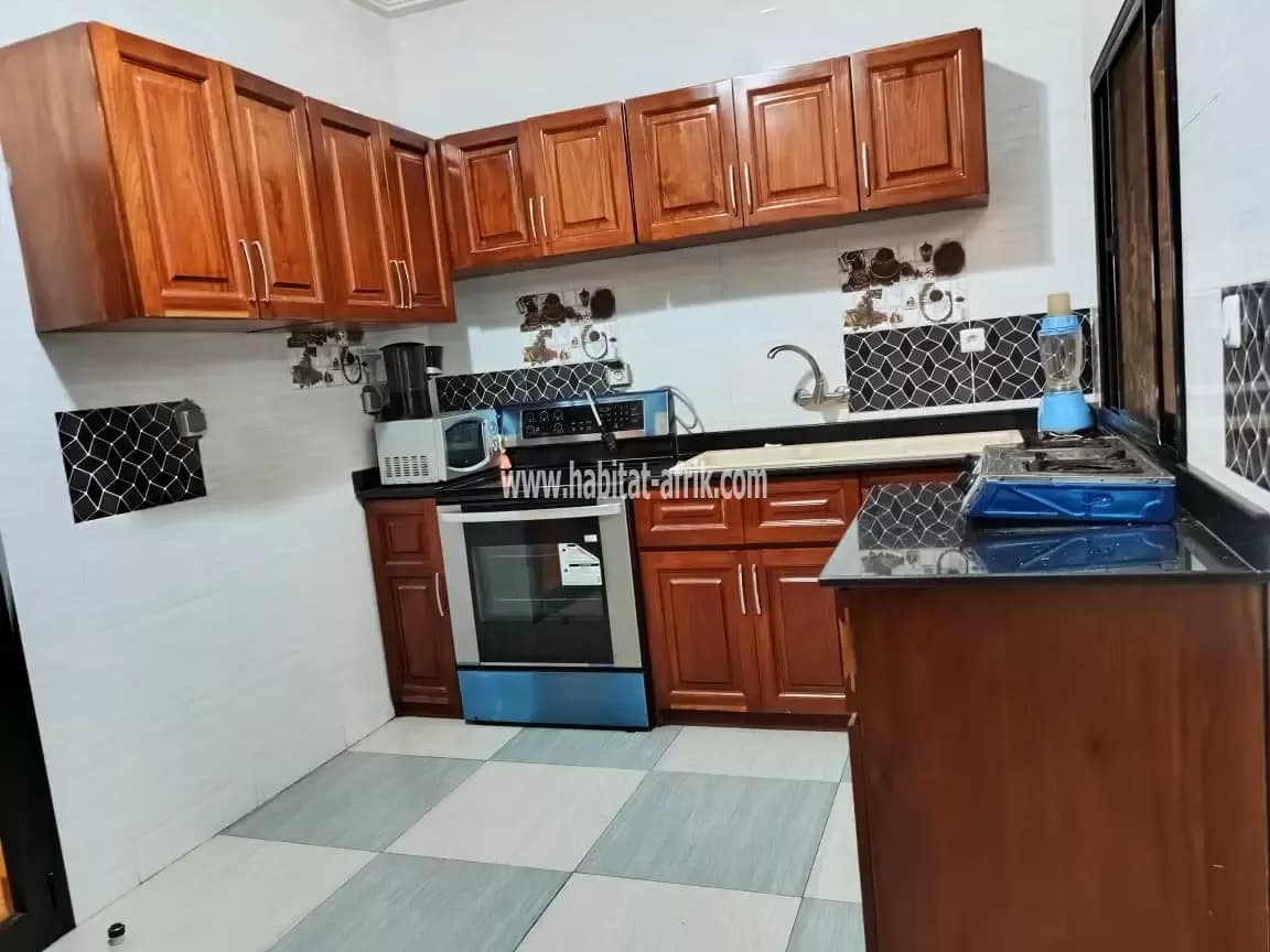 Je mets en location une villa meublée de 2 chambres salon jardin a agoe kossigan