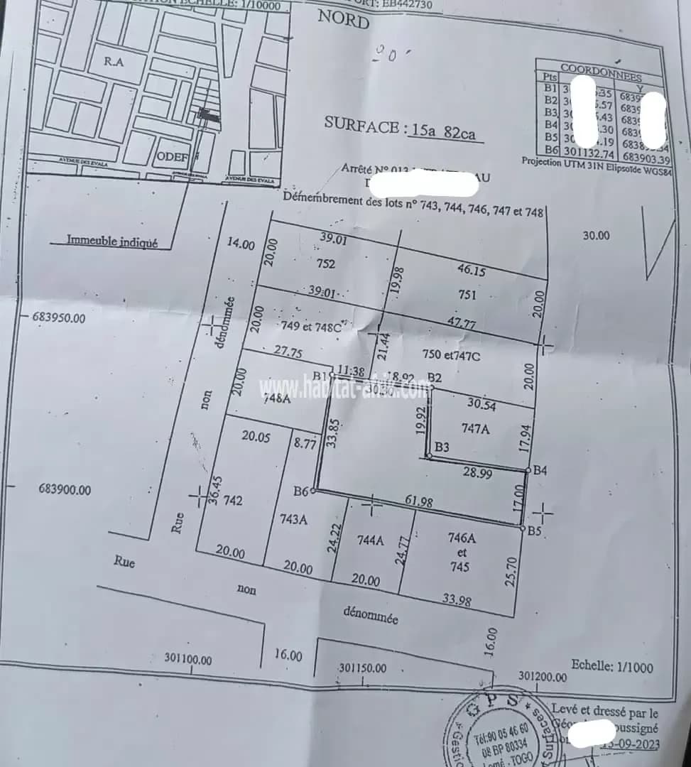 Terrain à vendre 2 lots collés au bord du goudron lomegan lome togo