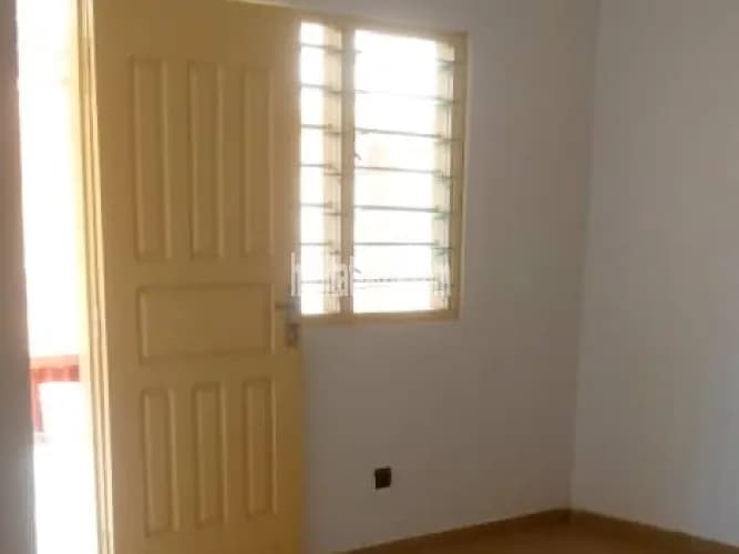 LOCATION APPARTEMENT CHAMBRE SALON WC DOUCHE CUISINE INTERNE À CASSABLANCA LOMÉ-TOGO
