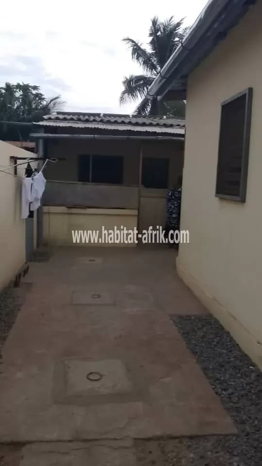 Nous mettons en location une chambre salon interne situé à entreprise de l’union station zener lome togo