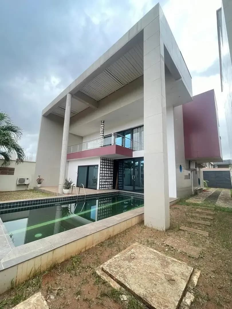 BELLE VILLA À VENDRE À LA CITÉ OUA
