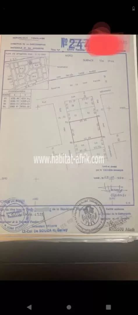 Je mets en vente une parcelle de 2 lots clôturés derrière l’ancienne cité baguida  lome togo