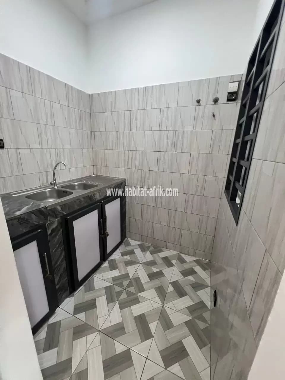 Nous mettons en location un appartement de chambre salon jolie avec tous ses confort situe a adidogome amadanhome cap lole togo