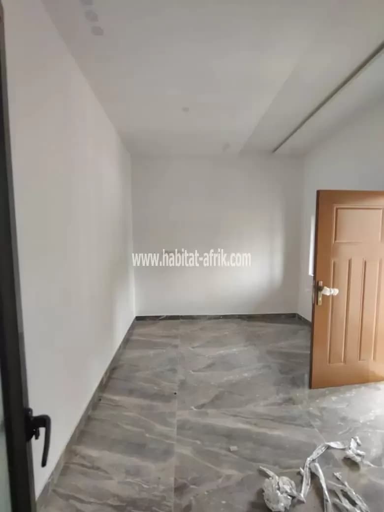 Location d’un villa splendide de 03 chambres 02 salons une dépendance située à nukafu cerfer lome togo