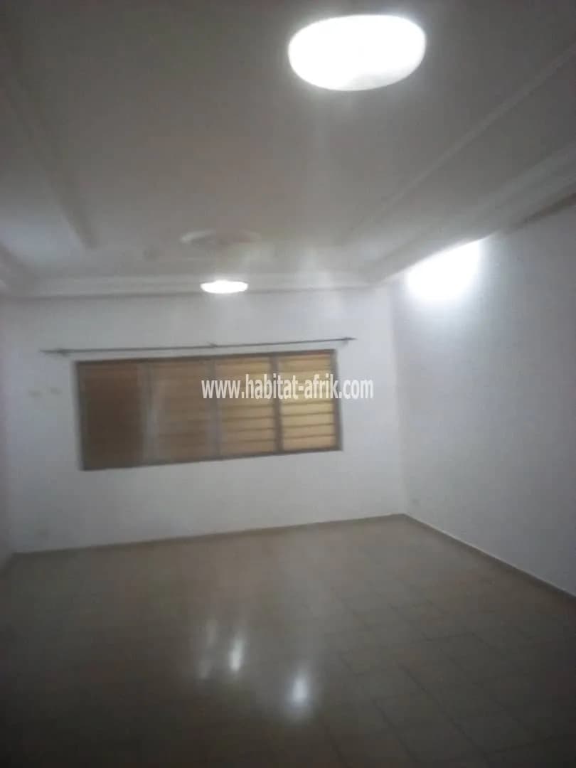 LOCATION VILLA 3 CHAMBRES SALON WC DOUCHE CUISINE INTERNE + 1 DÉPENDANCE A TOKOIN CASABLANCA LOMÉ-TOGO