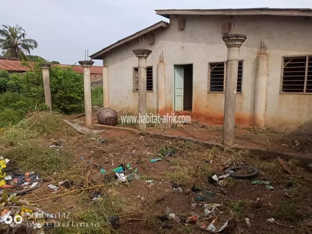 PARCELLE CLÔTURÉE EN ANGLE DE RUE À VENDRE À CALAVI ZOGBADJÈ