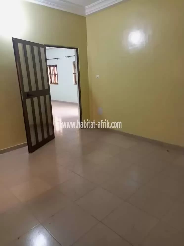 LOCATION APPARTEMENT 2 CHAMBRES SALON WCD CUISINE INTERNE A AGOÈ KOSSIGAN LOMÉ-TOGO