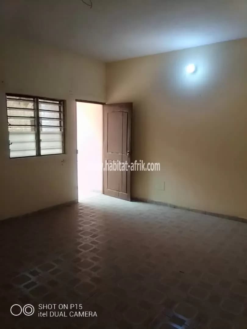 LOCATION APPARTEMENT CHAMBRE SALON WC DOUCHE CUISINE INTERNE DERRIÈRE LA FOIRE TOGO2000, ÉSSOKPANOU LOMÉ-TOGO