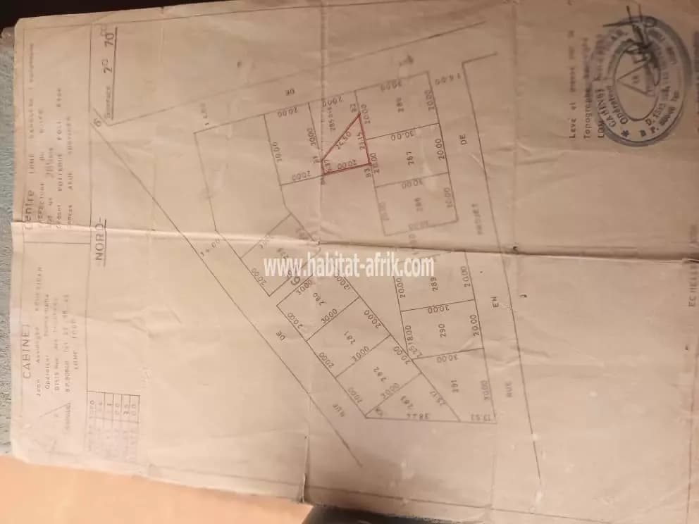 Je mets en vente une parcelle de terrain demi lot carré à vakpossito assemblée de Dieu lome togo