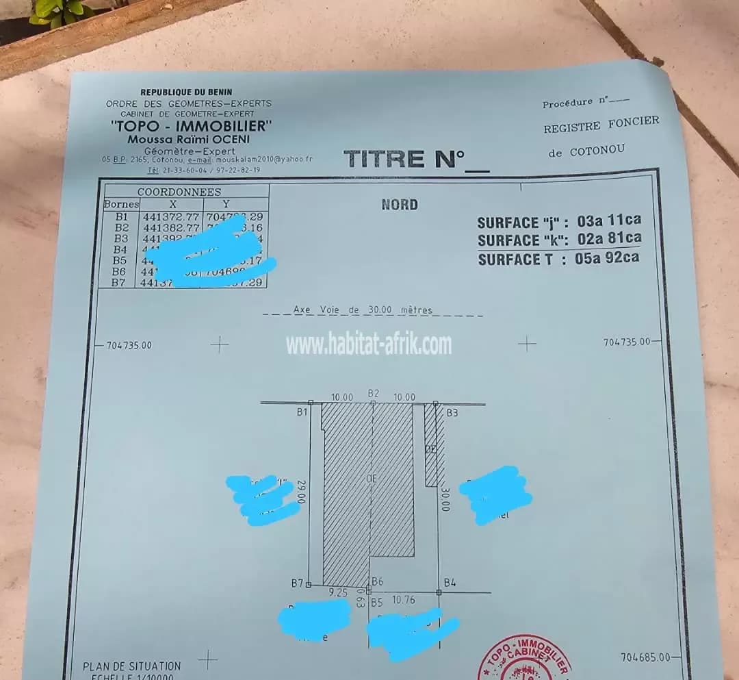 DEUX PARCELLES ENSEMBLES À VENDRE AU BORD DES PAVÉS À COTONOU AKPAKPA AVOTROU
