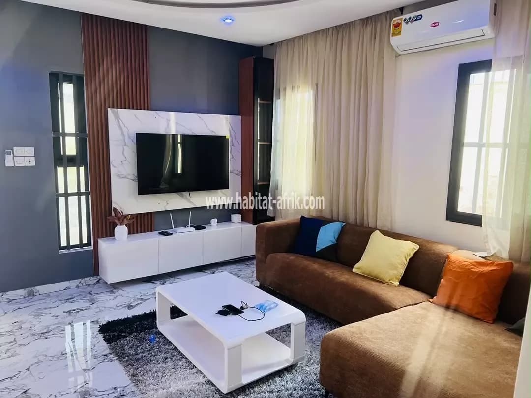 Location meublé, un appartement de 2 chambres salon équipée a ahanokope au coeur de la ville non loin du catholique franciscain lome togo