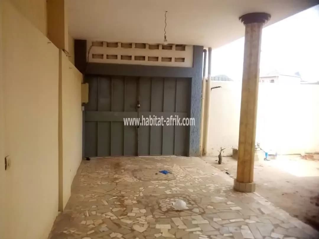 Je mets en location une villa de 3 chambres salon à atsiegou CEG Lome togo
