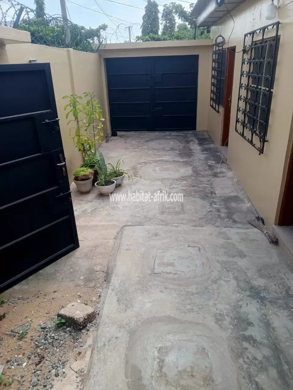 Location villa 3 chambres salon dans la cité BCEAO baguida luxolin lome togo