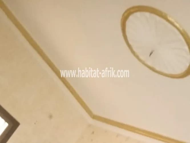 LOCATION APPARTEMENT CHAMBRE SALON WC DOUCHE CUISINE INTERNE A AGOÈ SOGBOSSITO LOMÉ-TOGO