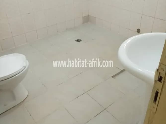 Vente Maison sur plus de demi lot 400 mètres carrés à agbalepedo Lomé-Togo