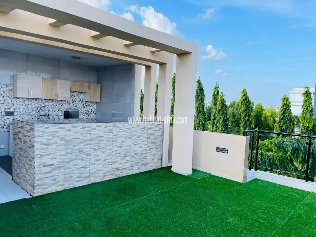 SanGenis Immo: Location Villa Duplex Meublée à Agoè