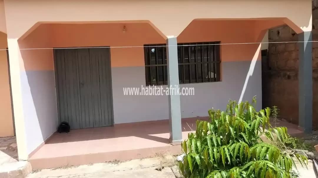 Je mets en vente une parcelle de terrain 3 chambres salon 2wcd cuisine situé a entreprise de l’union lome togo