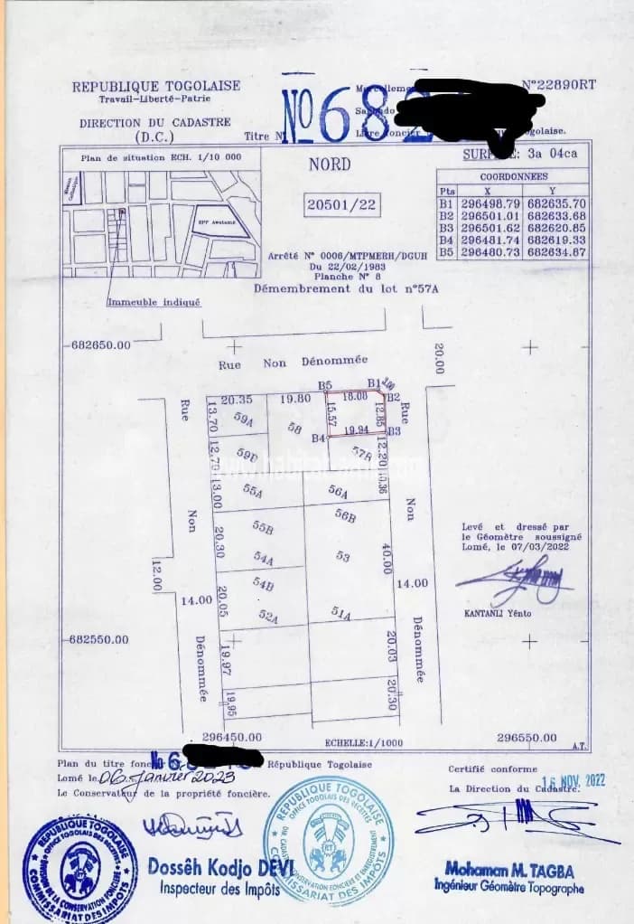 Je mets en vente une parcelle de terrain demi lor bien situé en angle de rue a adidogome yokoe église catholique lome togo