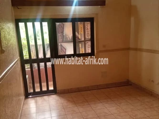 LOCATION APPARTEMENT PIÈCE WC DOUCHE CUISINE INTERNE A KÉGUÉ TROCADÉRO LOMÉ-TOGO