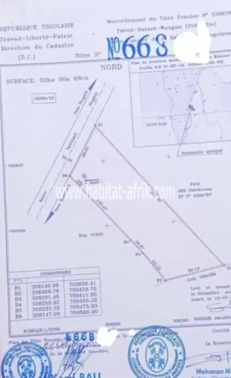 Nous mettons en vente une parcelle de 20 lots collé, terrain situe a adeti kopé sur la nouvelle route de PYA lome togo
