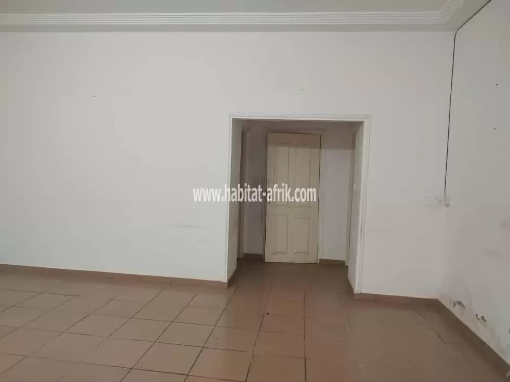 Je mets en location villa de 2 chambres salon a hedzranawoe Lome Togo