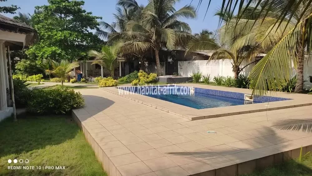 LOCATION VILLA AVEC PISCINE À AVEPOZO AGODEKÈ LOMÉ-TOGO