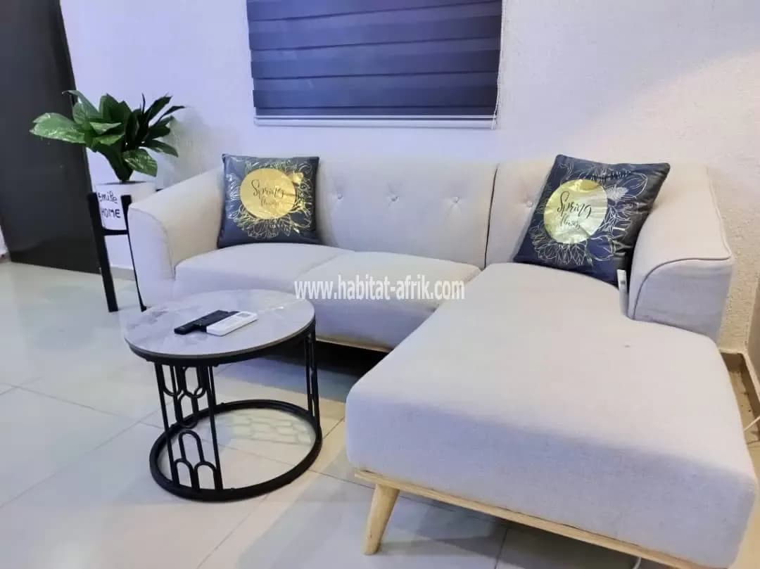 Je mets en location un studio meublé chic haut standing équipée à totsi lome togo